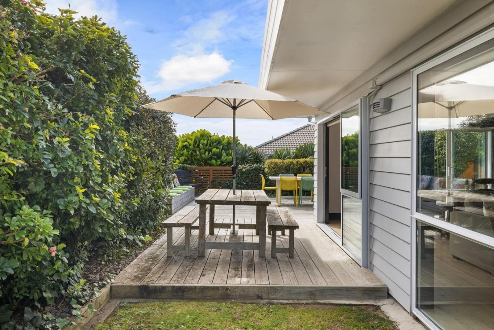 Seaside Beach Retreat - Outdoor Living Villa Mount Maunganui Exterior foto